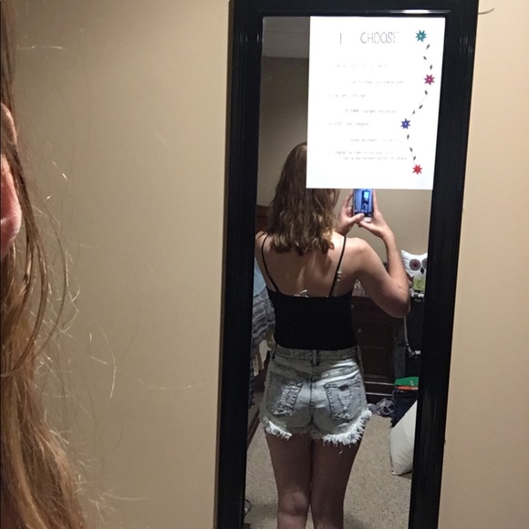 High-Waisted Light Denim Shorts - Picture 5 of 5